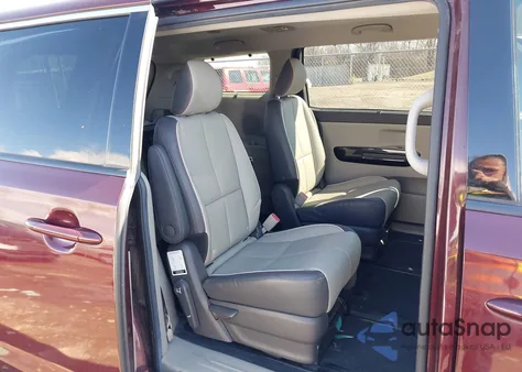 2018 Kia Sedona Ex z USA, uszkodzony, nr VIN KNDMC5C11J6400884